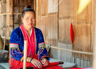 5 ways to leave a positive impact on local communities while traveling