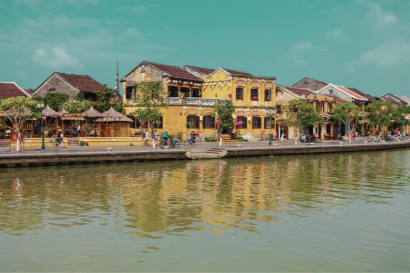 Hoi An Ancient Town & Market Walking Tour – Half Day