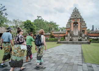 7 fun ways to immerse yourself in local culture when traveling